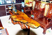 红酸枝椅与金丝楠茶几展示